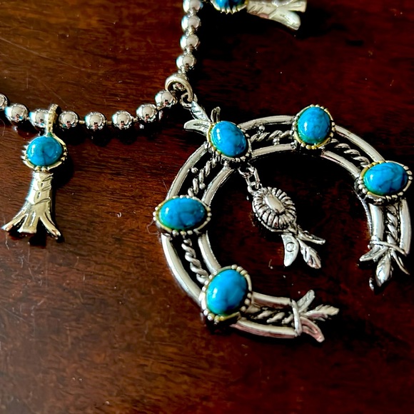 Mode Art Squash Blossom Western Style Necklace - Picture 2 of 4